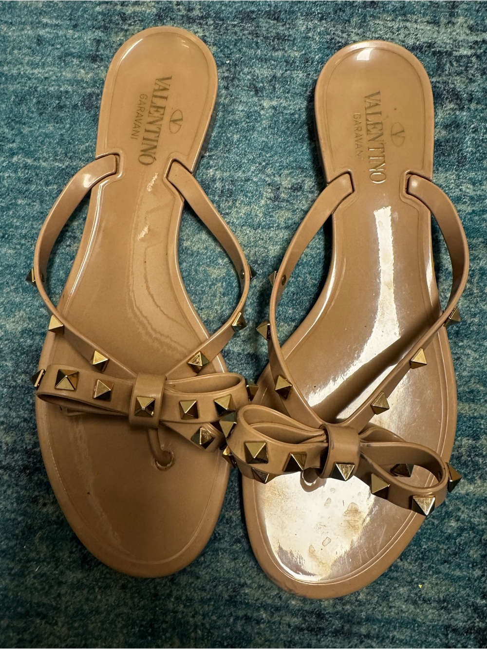 Valentino Blush Patent Jelly Bow Studded Thong Sandals - Picture 2 of 4